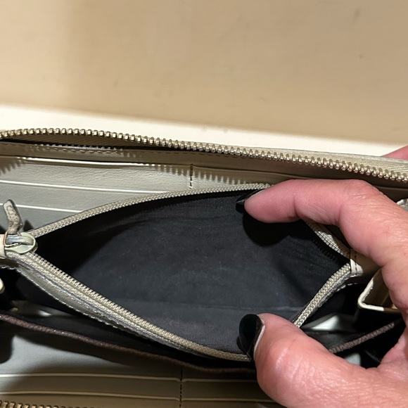 Gucci Guccissima Long Leather Mayfair Bow Wallet - Picture 6 of 11